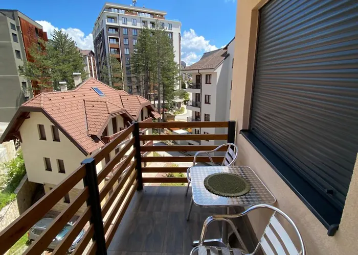 Daire Petrovic 026 *